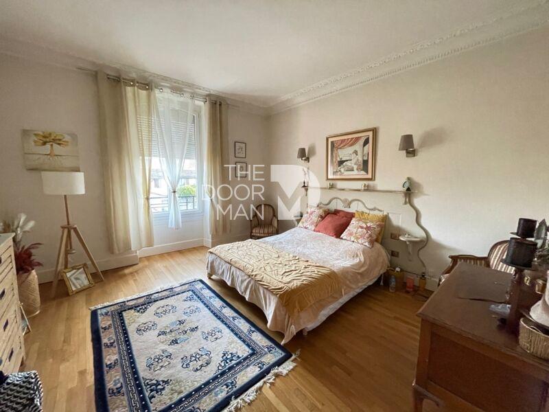 Demeure - 192 m² - 5 pièces