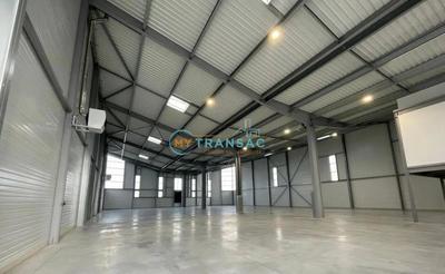 Local d'activités - 1 826 m²