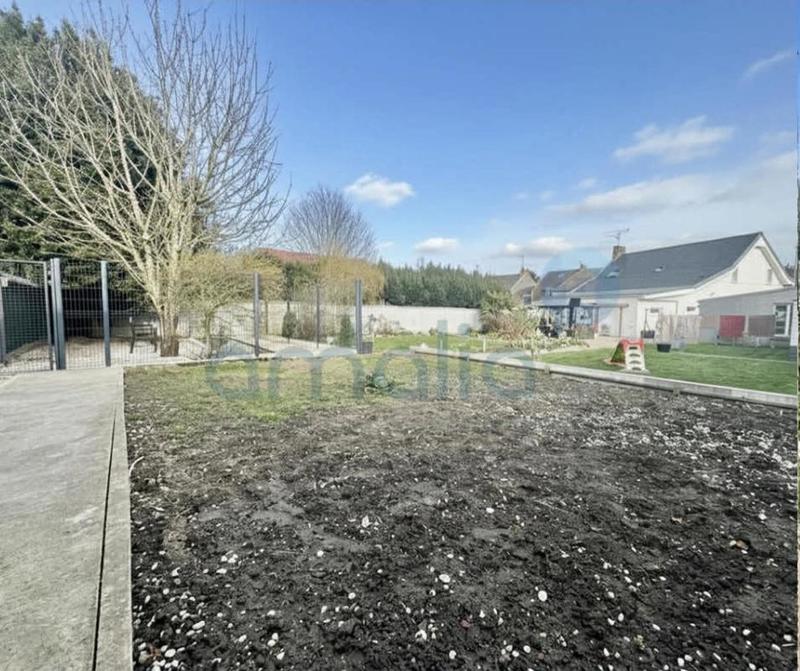 Maison - 215 m² - 9 pièces