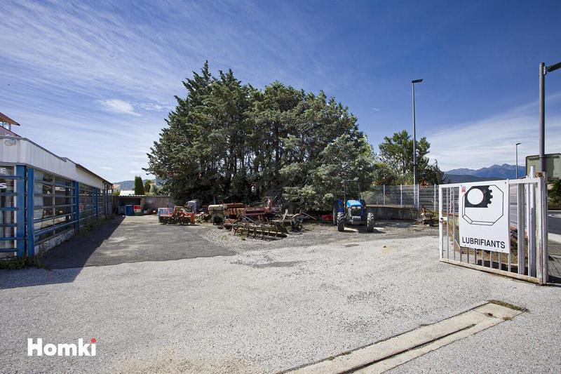 Local commercial - 470 m² - 6 pièces