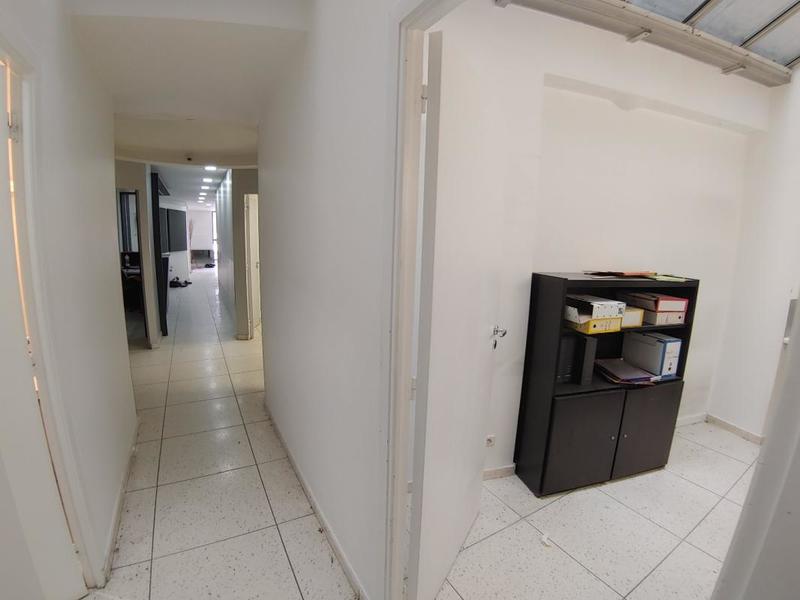 Local commercial - 260 m² - 3 pièces