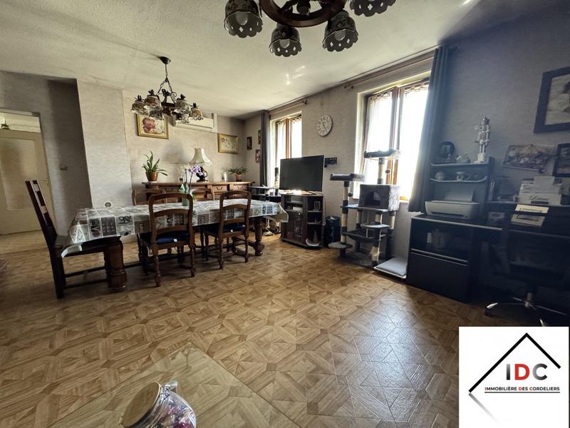 Maison - 213 m² - 3 pièces