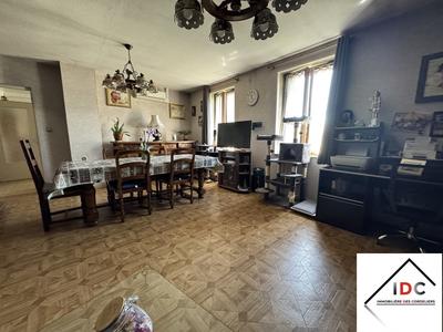 Maison - 213 m² - 3 pièces