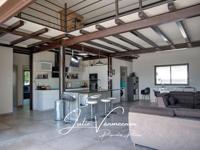 Maison - 250 m² - 7 pièces