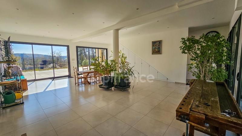 Demeure - 696 m² - 21 pièces