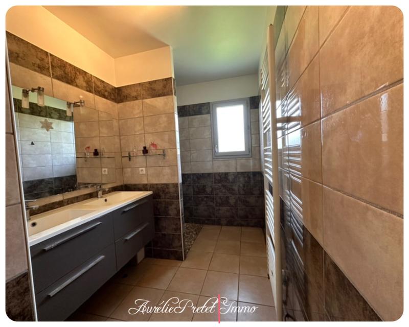 Maison - 92 m² - 4 pièces