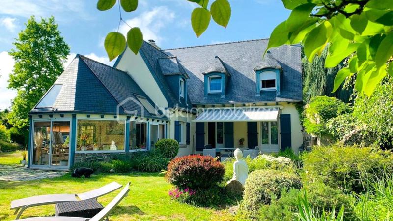 Propriété - 184 m² - 7 pièces