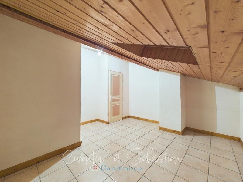 Maison - 161 m² - 8 pièces