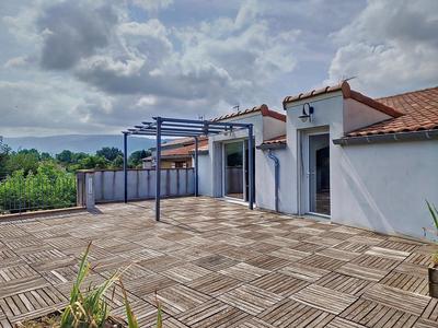 Maison - 92 m² - 5 pièces