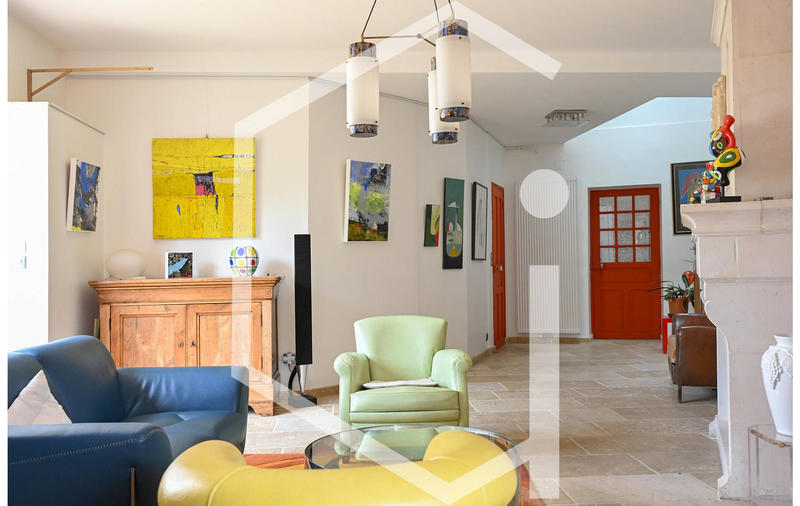 Maison - 270 m² - 14 pièces