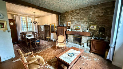 Maison - 1 200 m² - 6 pièces