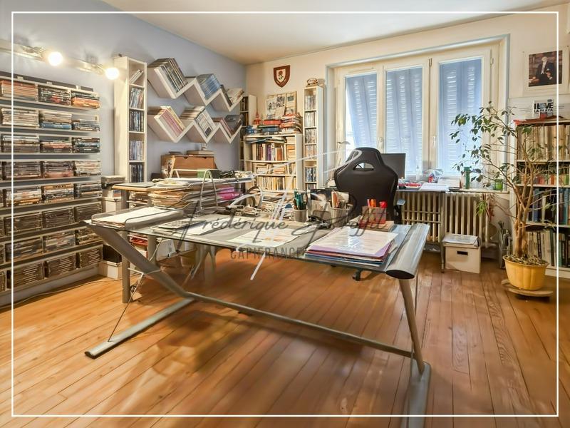 Maison - 210 m² - 5 pièces