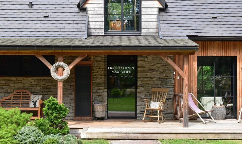 Maison - 370 m² - 16 pièces