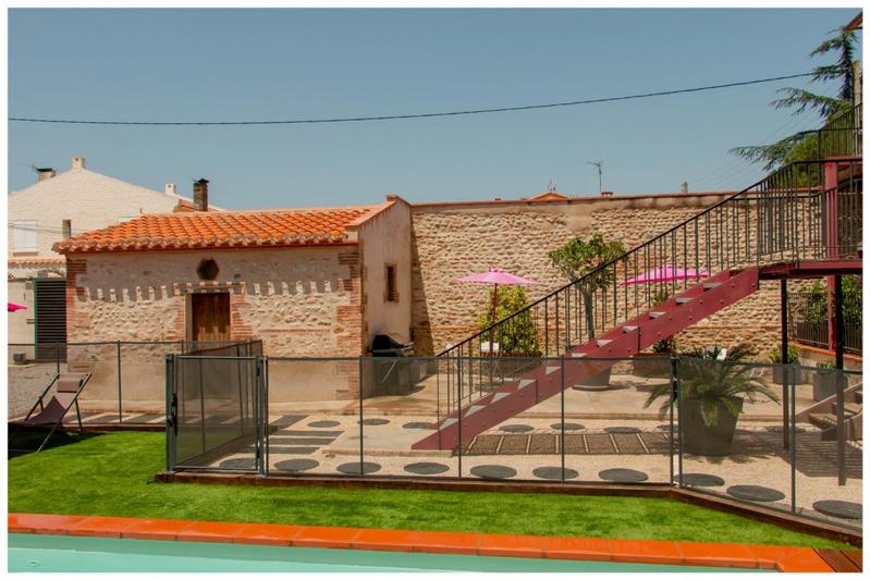 Mas - 320 m² - 17 pièces