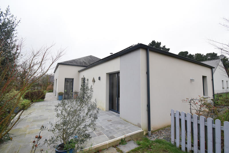 Maison - 143 m² - 10 pièces