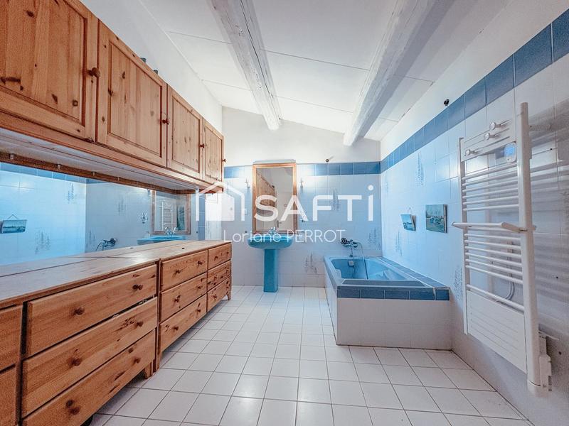 Maison - 138 m² - 5 pièces