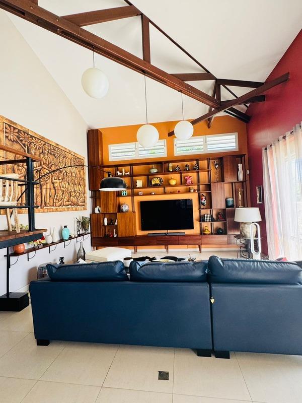 Maison - 229 m² - 6 pièces