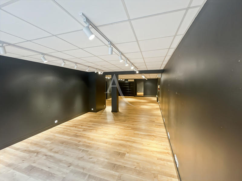 Local commercial - 121 m²