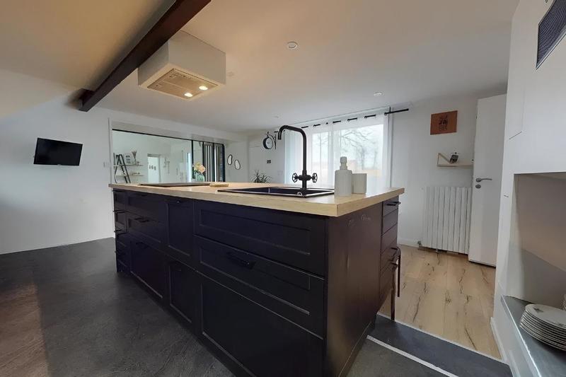 Pavillon - 183 m² - 7 pièces