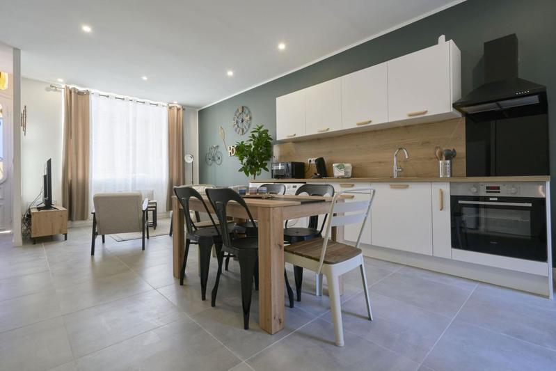 Maison - 105 m² - 7 pièces