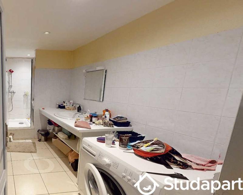 Chambre - 90 m² - 1 pièce