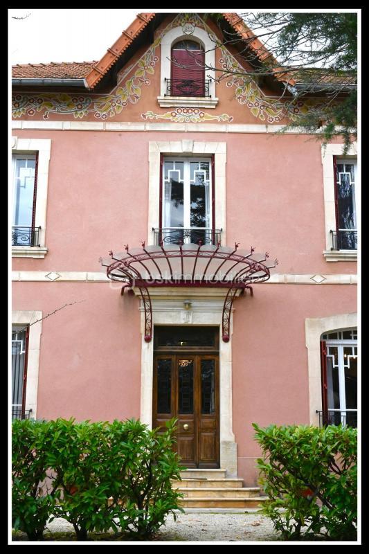 Demeure - 350 m² - 8 pièces