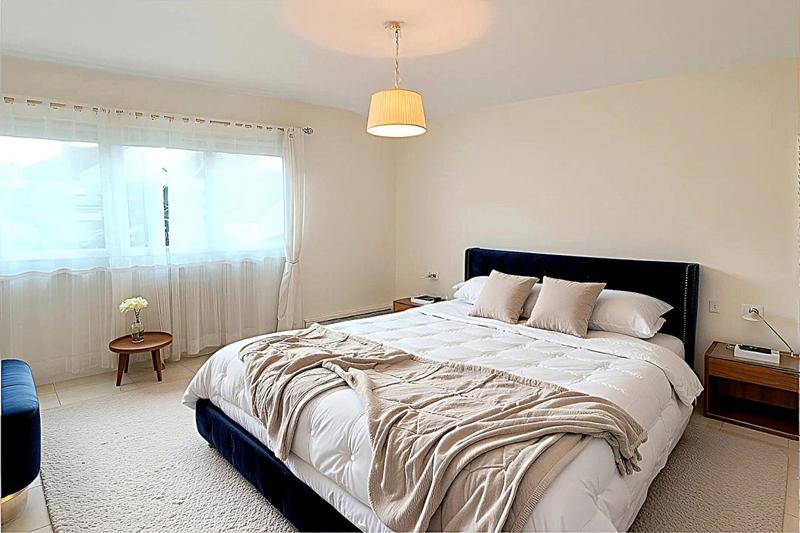 Maison - 200 m² - 13 pièces