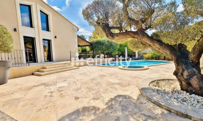 Villa - 300 m² - 7 pièces