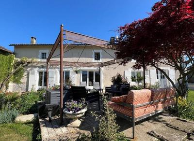 Maison - 185 m² - 5 pièces