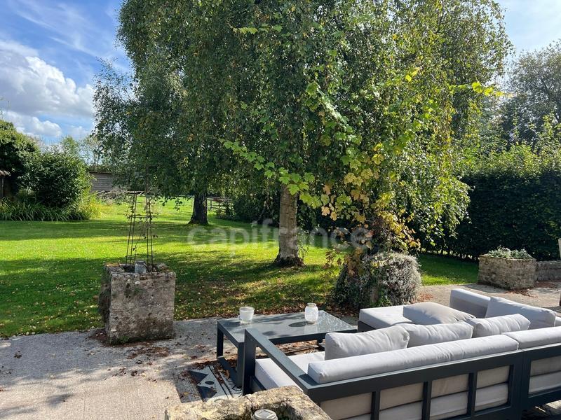 Propriété - 690 m² - 27 pièces