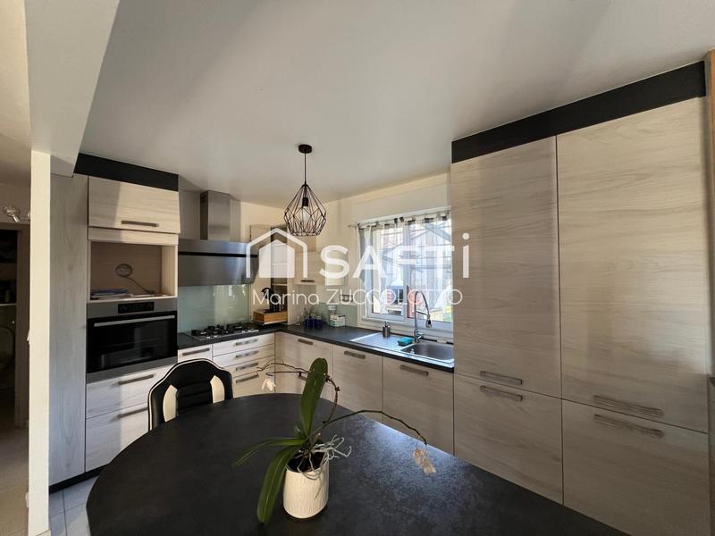 Maison - 97 m² - 5 pièces