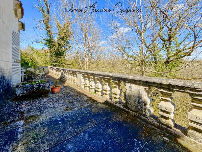 Maison - 500 m² - 16 pièces