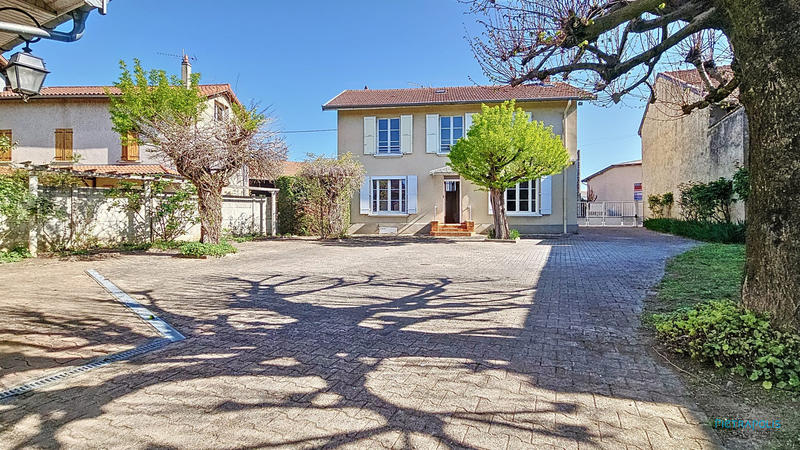 Maison - 177 m² - 6 pièces