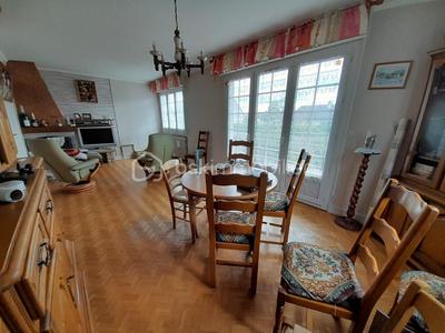 Maison - 93 m² - 5 pièces