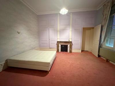 Maison - 242 m² - 7 pièces