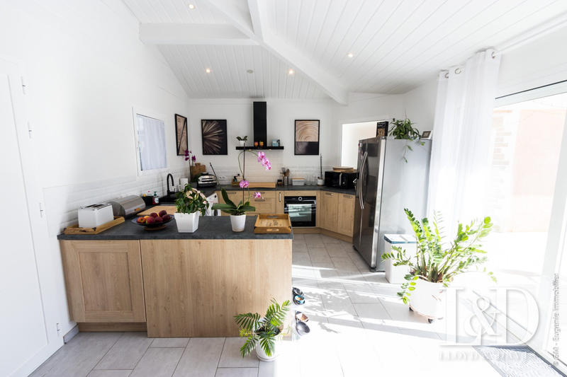 Maison - 240 m² - 11 pièces