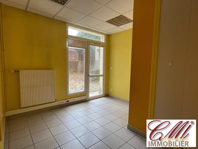 Local commercial - 95 m² - 4 pièces