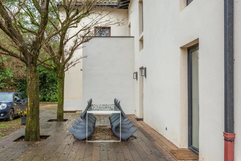 Maison - 247 m² - 6 pièces