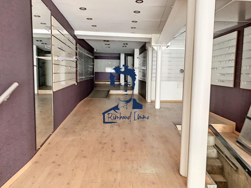 Local d'activités - 112 m²