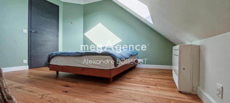 Maison - 219 m² - 4 pièces