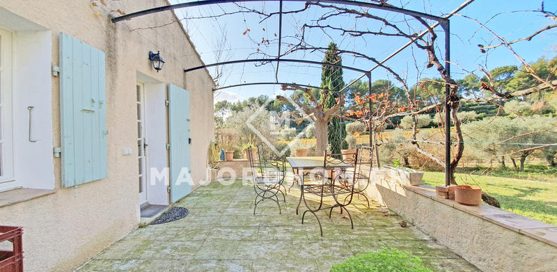 Maison - 330 m² - 8 pièces