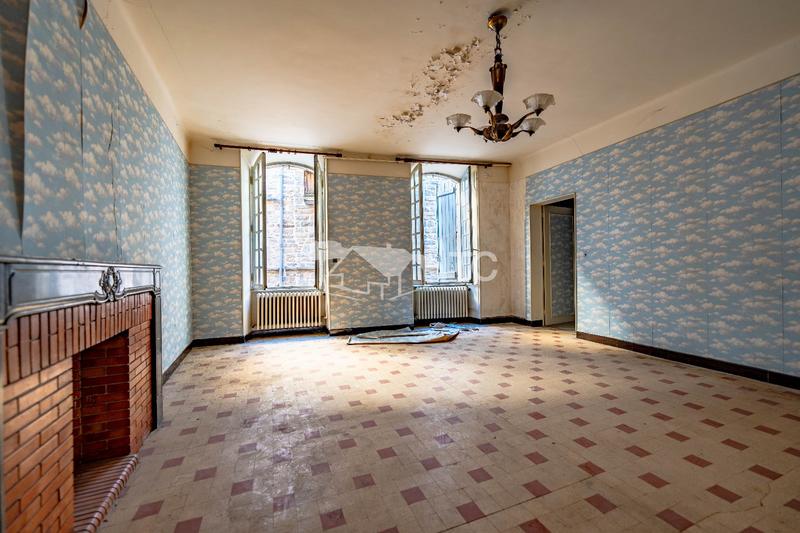 Maison - 265 m² - 12 pièces