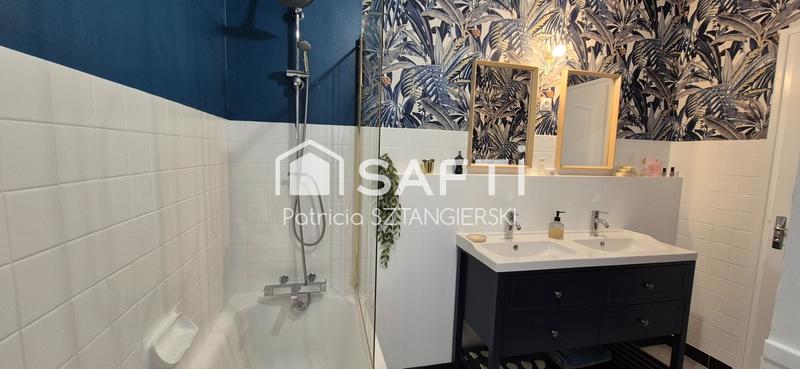 Maison - 205 m² - 10 pièces