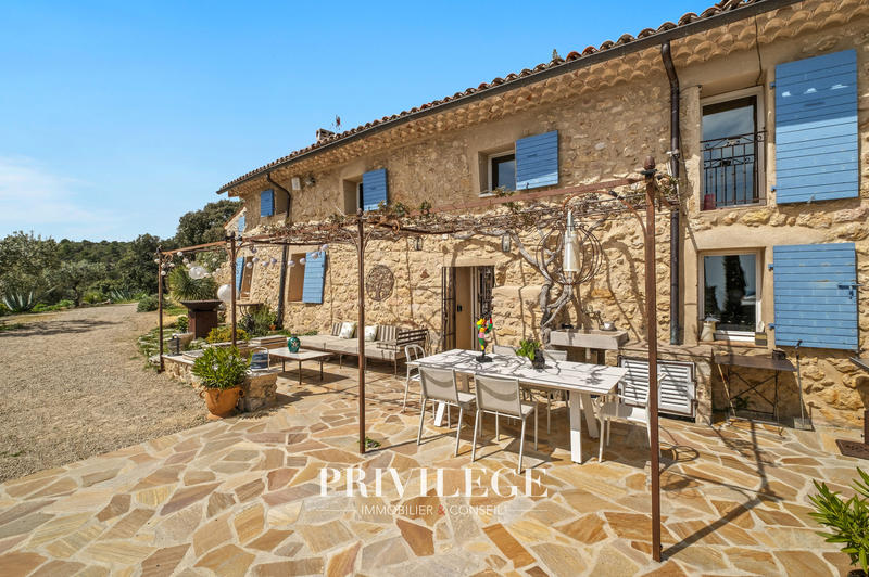 Bastide - 400 m² - 16 pièces