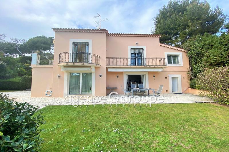 Villa - 234 m² - 4 pièces