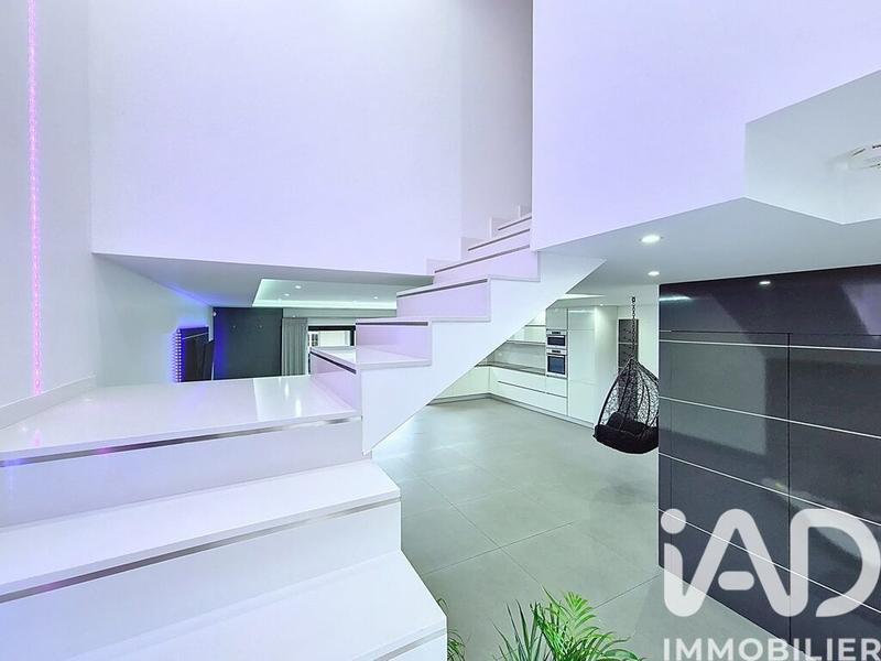 Maison - 159 m² - 7 pièces