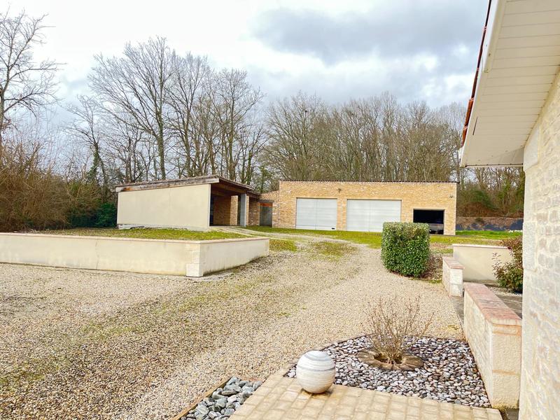 Villa - 226 m² - 9 pièces