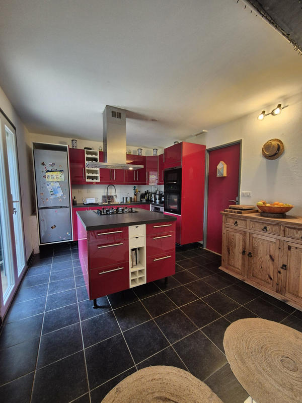 Maison - 90 m² - 5 pièces