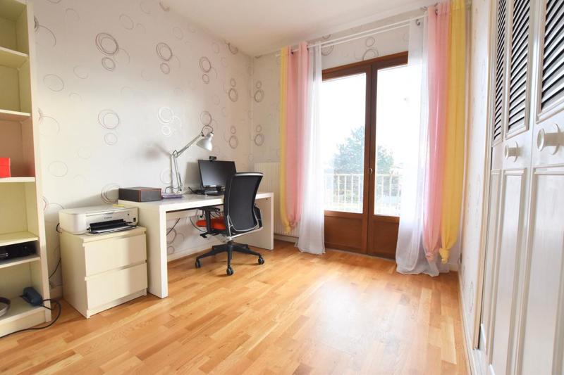 Maison - 185 m² - 8 pièces