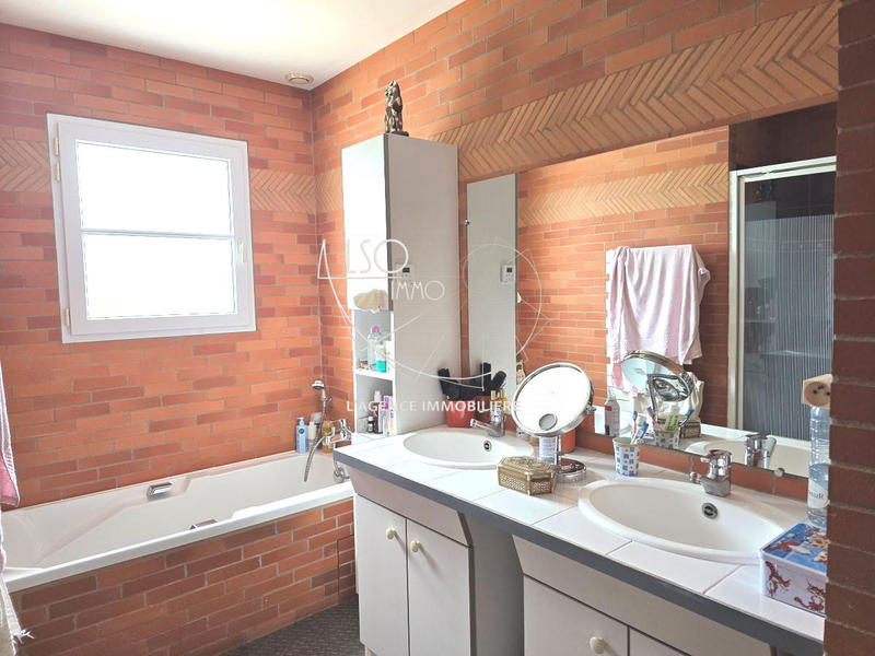 Maison traditionnelle - 105 m² - 4 pièces